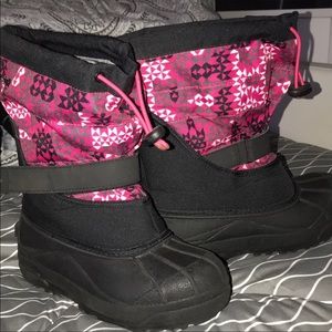 Girls snow boots ❄️